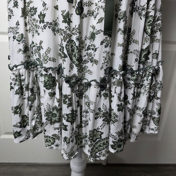 Trixxi White Mini Dress with Green Floral Print - Picture 5 of 14